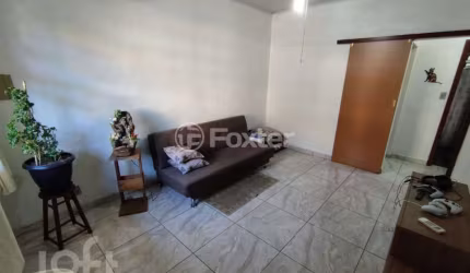 Casa com 2 quartos à venda na Rua Santiago, 270, Passo da Areia, Porto Alegre, 184 m2 por R$ 600.000