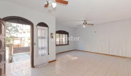 Casa com 3 quartos à venda na Travessa Nova Trento, 112, Tristeza, Porto Alegre, 310 m2 por R$ 990.000