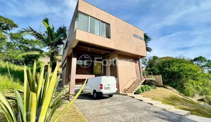 Casa em condomínio fechado com 3 quartos à venda na Rua Francelina Domingos de Jesus, 520, Roçado, São José, 220 m2 por R$ 2.800.000