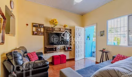 Casa com 2 quartos à venda na Rua Querubim Costa, 86, Coronel Aparício Borges, Porto Alegre, 76 m2 por R$ 310.000