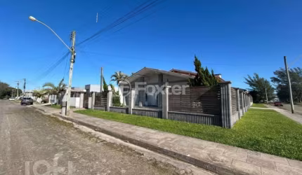 Casa com 4 quartos à venda na Rua Uruguai, 593, Zona Norte, Capão da Canoa, 340 m2 por R$ 2.130.000