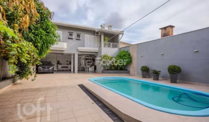 Casa com 3 quartos à venda na Rua Bagé, 229, Niterói, Canoas, 406 m2 por R$ 1.899.000