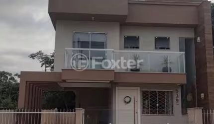 Casa com 3 quartos à venda na Rua Delgísia Maria de Souza, 777, Sertão do Maruim, São José, 98 m2 por R$ 790.000
