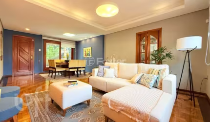 Casa com 3 quartos à venda na Travessa Nossa Senhora de Lourdes, 81, Tristeza, Porto Alegre, 318 m2 por R$ 1.200.000