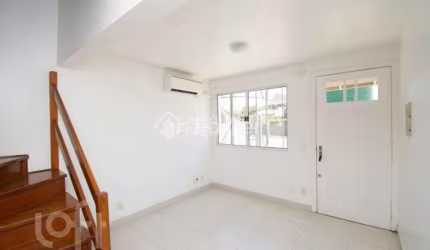 Casa em condomínio fechado com 2 quartos à venda na Avenida Faria Lobato, 1120, Sarandi, Porto Alegre, 66 m2 por R$ 278.000