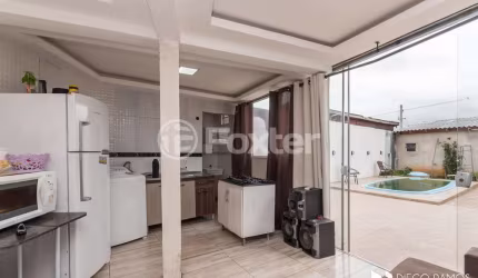 Casa com 2 quartos à venda na Rua Raul Cauduro, 150, Mário Quintana, Porto Alegre, 80 m2 por R$ 165.000