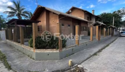Casa com 4 quartos à venda na Rua da Amizade, 208, Pinheira, Palhoça, 160 m2 por R$ 980.000
