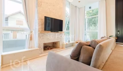 Casa com 3 quartos à venda na Rua Pessegueiro, 170, Carniel, Gramado, 227 m2 por R$ 2.570.000