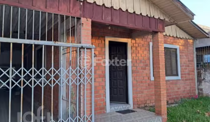 Casa com 2 quartos à venda na Rua Capiberibe, 139, Igara, Canoas, 70 m2 por R$ 479.000