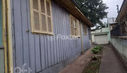 Casa com 3 quartos à venda na Rua Vidal de Negreiros, 71, Vila São José, Porto Alegre, 91 m2 por R$ 450.000