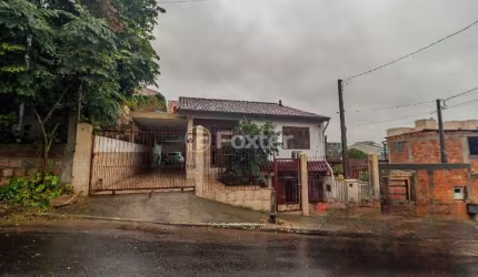 Casa com 3 quartos à venda na Beco Dois, 205, Costa e Silva, Porto Alegre, 240 m2 por R$ 475.000