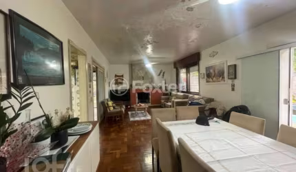 Casa com 2 quartos à venda na Rua Arnaldo Ballve, 96, Jardim Itu Sabará, Porto Alegre, 153 m2 por R$ 800.000