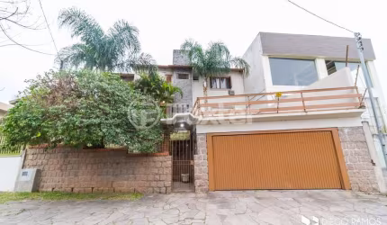 Casa com 4 quartos à venda na Avenida da Serraria, 742, Espírito Santo, Porto Alegre, 284 m2 por R$ 900.000