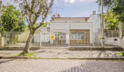 Casa comercial com 3 salas à venda na Rua Luiz Cosme, 328, Passo da Areia, Porto Alegre, 393 m2 por R$ 1.500.000