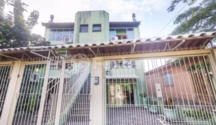 Casa com 3 quartos à venda na Avenida Mãe Apolinária Matias Batista, 170, Petrópolis, Porto Alegre, 171 m2 por R$ 744.000