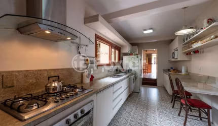 Casa com 5 quartos à venda na Rua Mutualidade, 48, Santa Tereza, Porto Alegre, 422 m2 por R$ 950.000