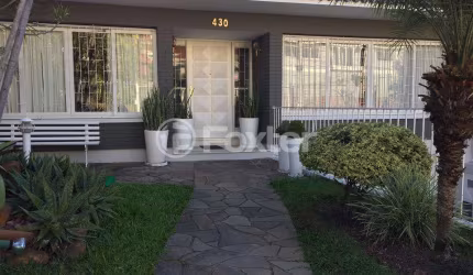 Casa com 5 quartos à venda na Avenida General Barreto Viana, 430, Chácara das Pedras, Porto Alegre, 392 m2 por R$ 1.550.000