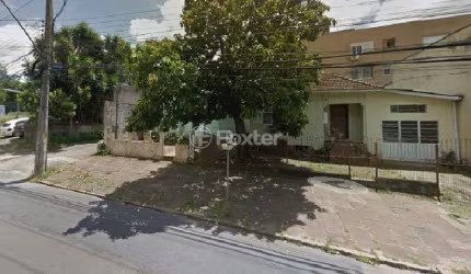 Terreno comercial à venda na Rua Cipó, 54, Passo da Areia, Porto Alegre, 244 m2 por R$ 1.200.000