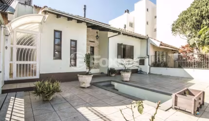 Casa comercial com 2 salas à venda na Rua General Pedro Bittencourt, 253, Passo da Areia, Porto Alegre, 275 m2 por R$ 1.200.000