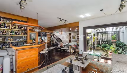 Casa com 5 quartos à venda na Travessa Guianas, 60, Jardim Lindóia, Porto Alegre, 530 m2 por R$ 1.400.000