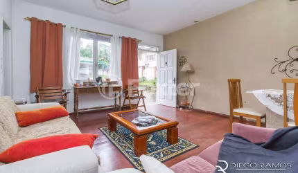 Casa com 3 quartos à venda na Travessa Pedra Redonda, 267, Jardim Isabel, Porto Alegre, 300 m2 por R$ 729.000