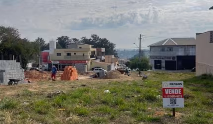 Lindo terreno com frente para avenida