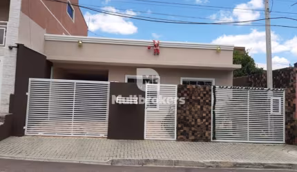 Casa com 3 quartos à venda na Rua Madame Curie, 94, Pinheirinho, Curitiba por R$ 649.900