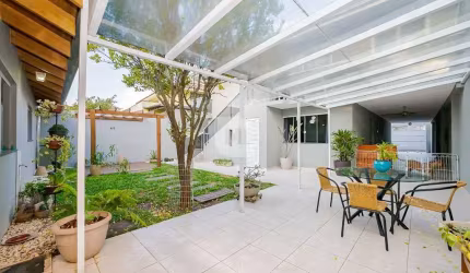 Casa com 7 quartos à venda na Rua Adinar dos Santos Ribeiro, 270, Fazendinha, Curitiba por R$ 899.000