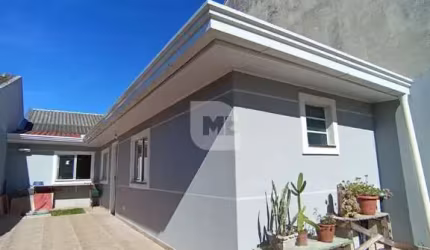 Casa com 2 quartos à venda na Miguel Ozório de Almeida, 83, Fazendinha, Curitiba por R$ 477.000