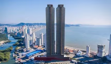 Apartamento frente mar de alto padrão em condomínio exclusivo sendo 04 suítes em Balneário Camboriú