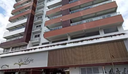 Apartamento de 3 quartos com 110 m² privativos, 2 vagas, andar alto com vista mar