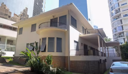 Casa comercial com 772 metros no centro de Florianópolis disponível para locação