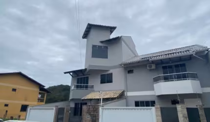 Casa a venda com 05 quartos, sendo 04 suítes em Balneário Camboriú/SC