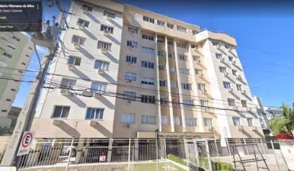 Cobertura mobiliada com jacuzzi de 03 dormitórios, sendo 01 suíte no bairro Floresta, São José/SC