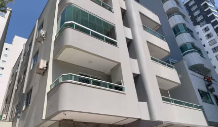Apartamento de 2 quartos diferenciado, próximo à roda-gigante em Balneário Camboriú