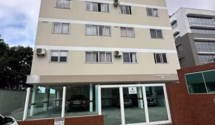Apartamento localizado na rua principal do bairro Roçado sendo dois dormitórios