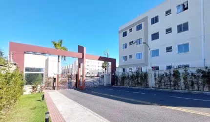 Apartamento a venda de 02 Dormitórios com mobília planejada no bairro Serrarias em São José-SC