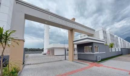 Apartamento a venda de 02 dormitórios com mobília planejada no bairro Nova Palhoça-Palhoça-SC