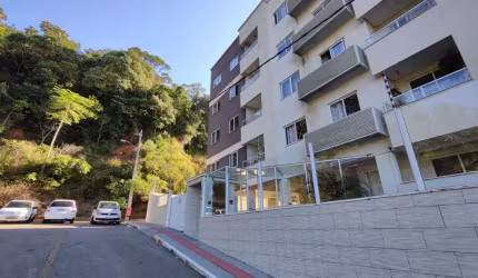 Apartamento a venda de 02 Dormitórios com mobília planejada no bairro Ipiranga em São José-SC