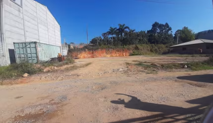 Terreno de 661m² com frente para duas ruas e solo firme em Alto Aririú - Palhoça - SC
