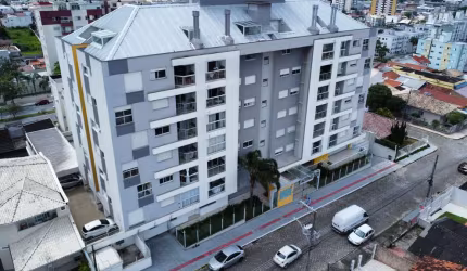Duplex mobiliado com móveis planejados, 3 quartos sendo 2 suítes em Capoeiras - Florianópolis - SC