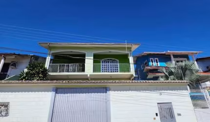 Casa sendo três dormitórios com suíte  no bairro Forquilhinha, São José/SC