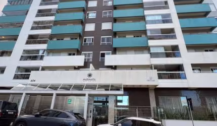 Apartamento com 3 dormitórios em Barreiros, São José-SC.