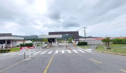Casa mobiliada com 3 dormitórios em condomínio fechado no Bela Vista - Palhoça/SC