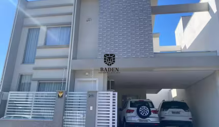 Belíssima casa mobiliada, com 3 suítes em Balneário Camboriú.