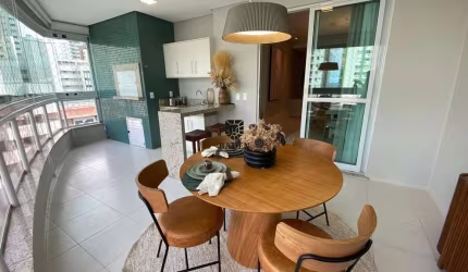 Belíssimo apartamento ao poucos metros da praia