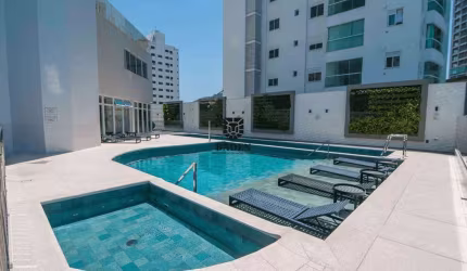 Apartamento novo 3 suítes vista permanente para o mar, barra sul