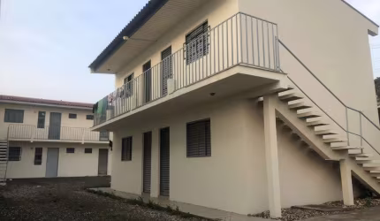 Kitinet. com 1 quarto  para alugar, 30.00 m2 por R$500.00  - Uvaranas - Ponta Grossa/PR