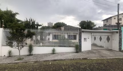 Casa Residencial com 3 quartos  à venda, 161.00 m2 por R$950000.00  - Jardim Carvalho - Ponta Grossa/PR