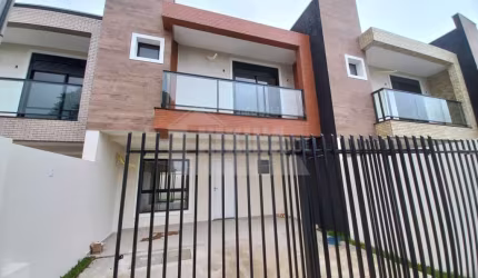Sobrado com 3 quartos  à venda, 104.00 m2 por R$450000.00  - Jardim Carvalho - Ponta Grossa/PR